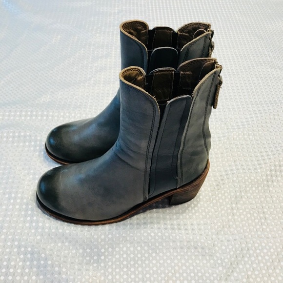 Anthropologie Gee’WaWa Handmade Distressed boots - Picture 5 of 11